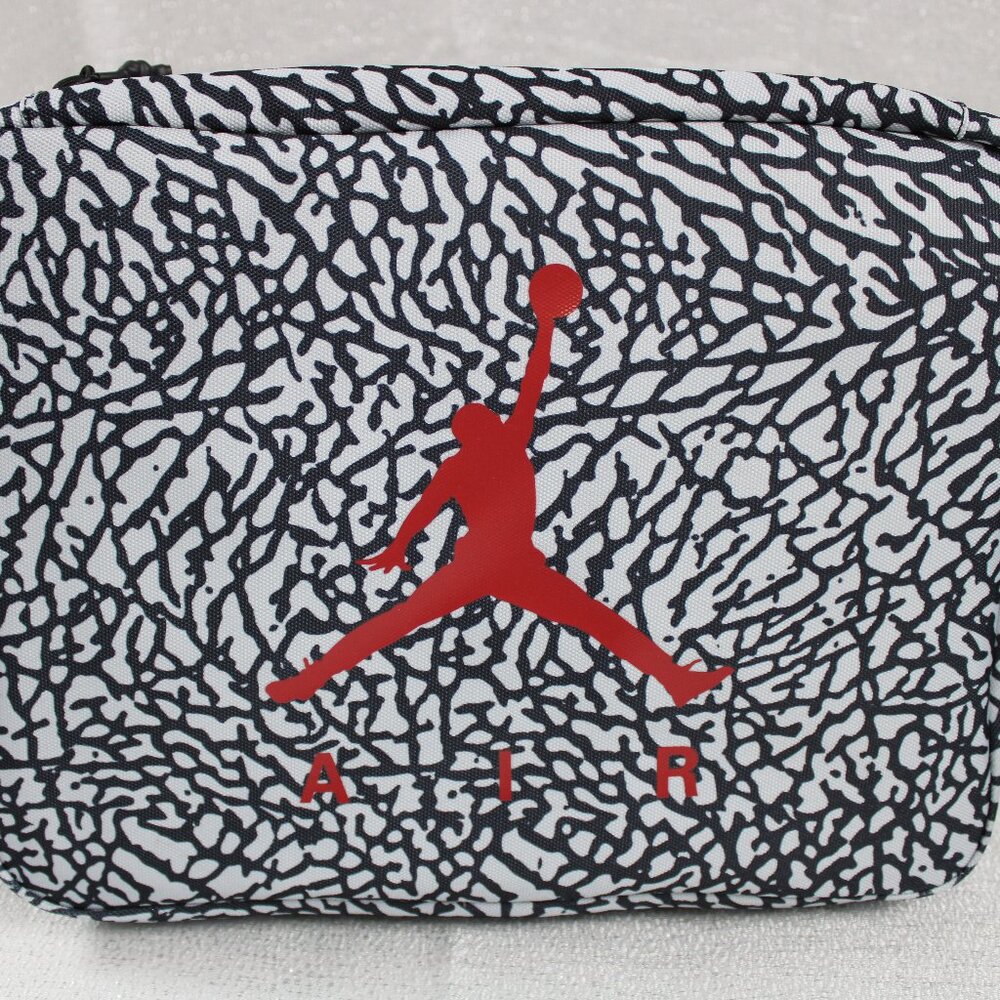 NWT-LIMITED EDITION Nike Air Jordan Elephant Print Retro Jump man Shoe Bag Box